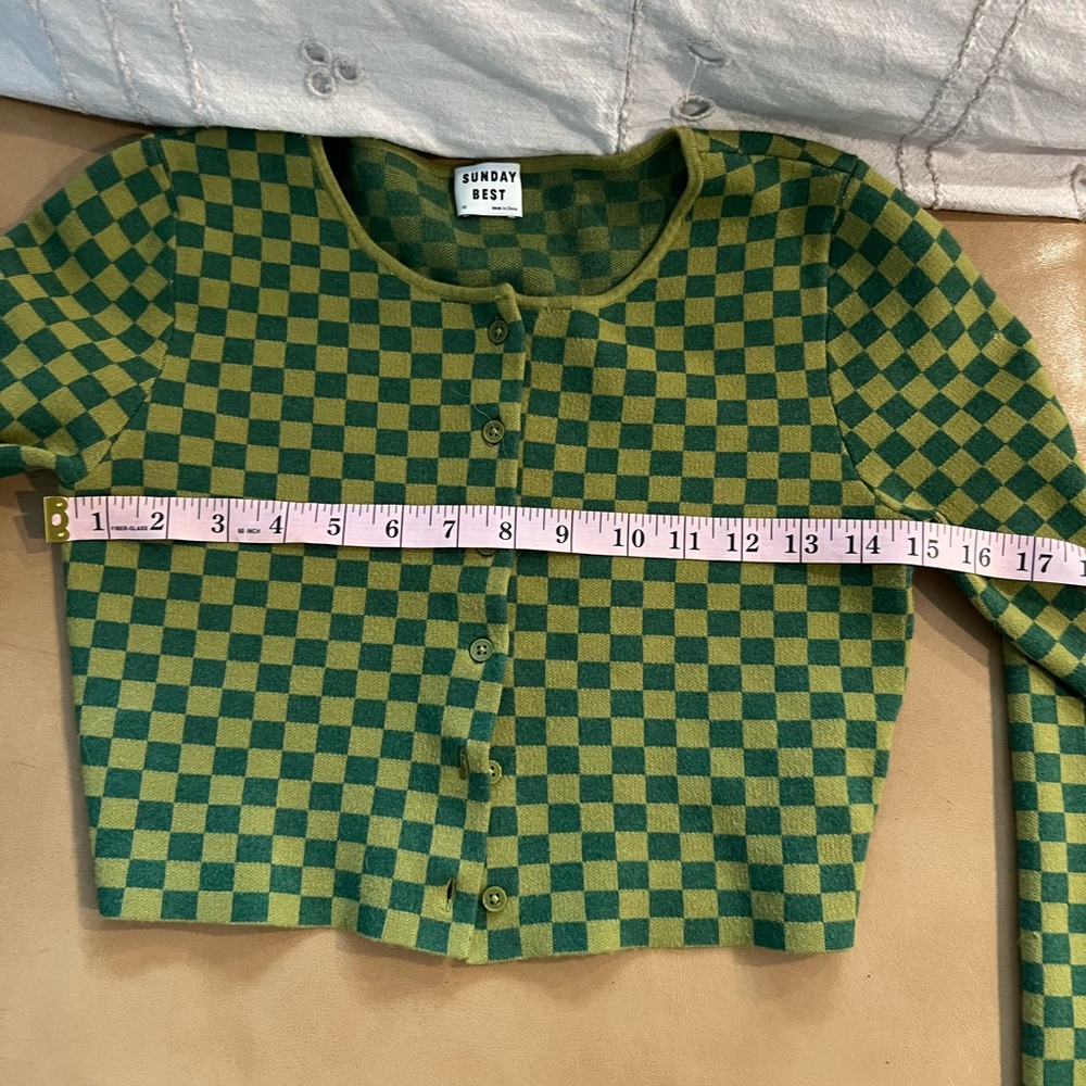 Aritzia checkered cropped cardigan - Picture 4 of 8